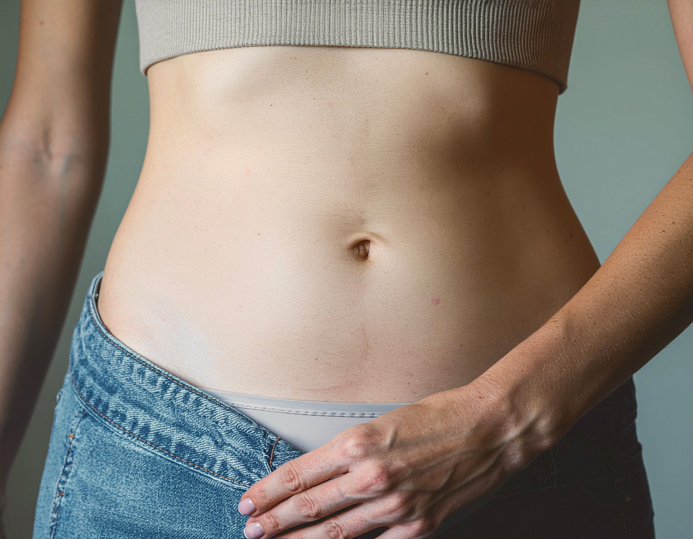 Heilung Fettabsaugung, Dr. Deb, Central Aesthetics, Plastische Chirurgie & Schönheitschirurgie in Frankfurt